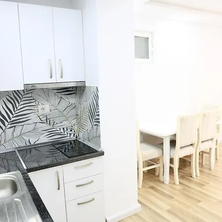 Central Apartments Apartman *