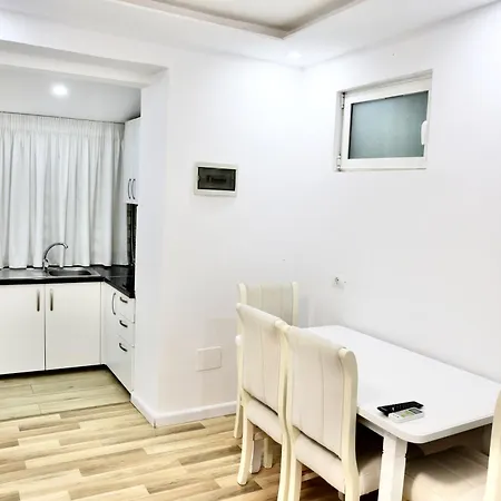 Central Apartments Apartman Tirana