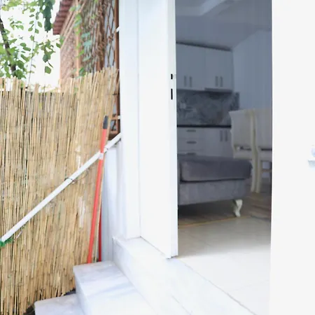 Central Apartments アパート