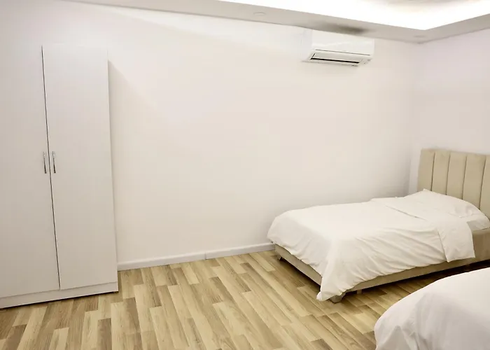 Central Apartments *