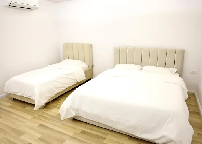 Central Apartments ティラナ